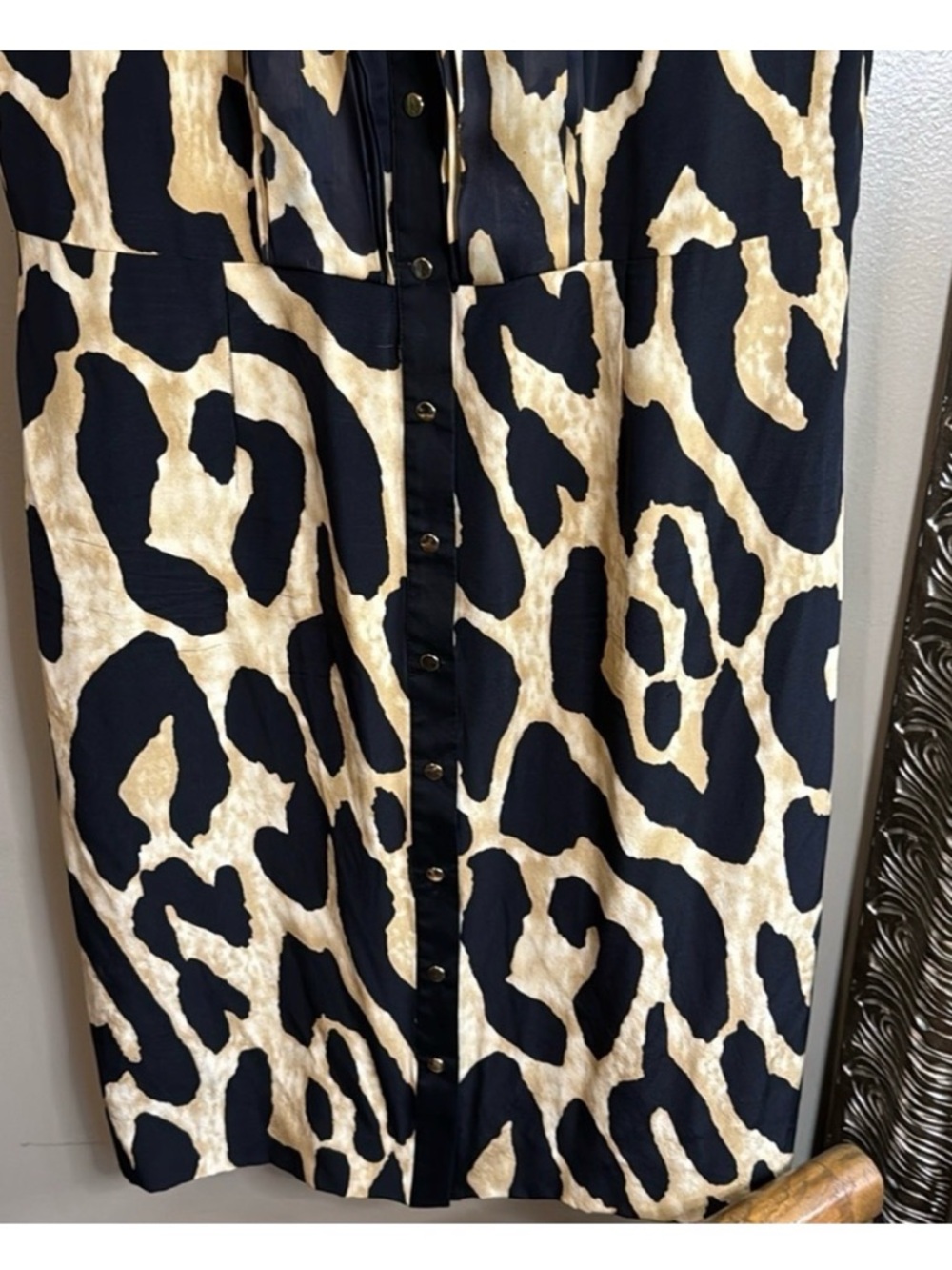 PER SE by CARLISLE Collared Sleeveless Animal-Print Shirt Dress in Black and Tan - Picture 6 of 12